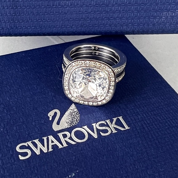 Stunning Swarovski Simplicity Crystal Ring Set Women Size 7 100% Swarovski Brand - Picture 2 of 7